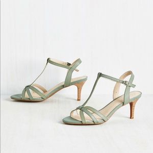 ModCloth Splendid Leather Heel in Thyme